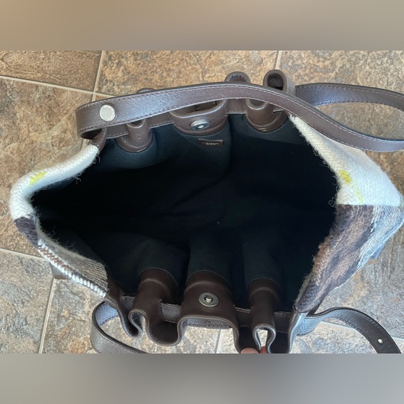 Authenticated Burberry London Leather Trimmed Large Wool Tote - Picture 5 of 8